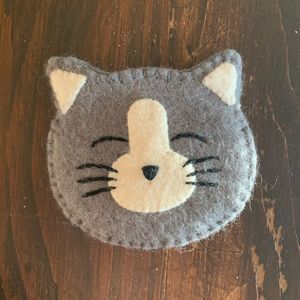 SOLD Handmade Cat-Shaped Wool Felt Coin Purse 🐈